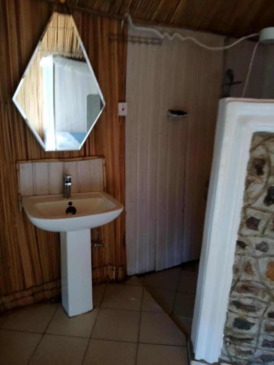 Ches Bay Resort Nangina Екстер'єр фото